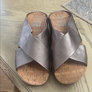 Fitflop Metallic Cross-Strap Sandals